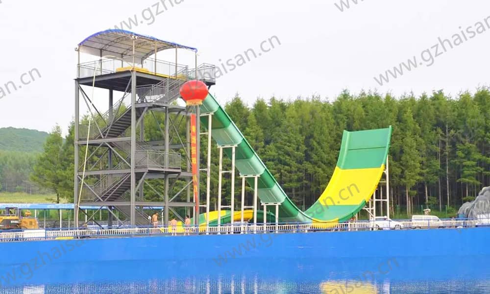 黑龙江密山铁西森林水上乐园冲天回旋滑道 黑龙江密山铁西森林水上乐园冲天回旋滑道