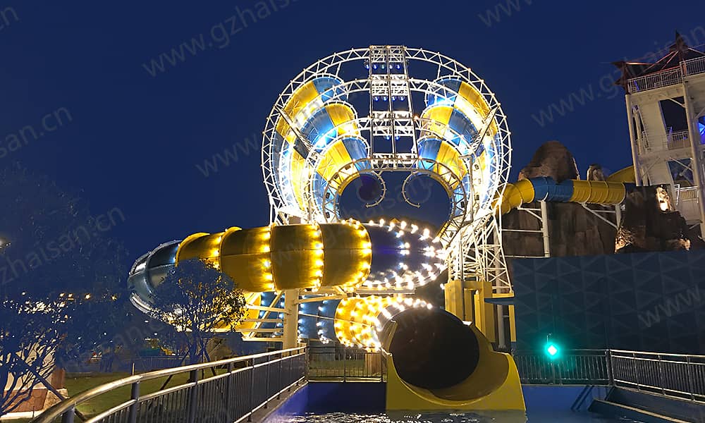 广西玉林克拉湾水上乐园超级龙卷风夜景 广西玉林克拉湾水上乐园超级龙卷风夜景