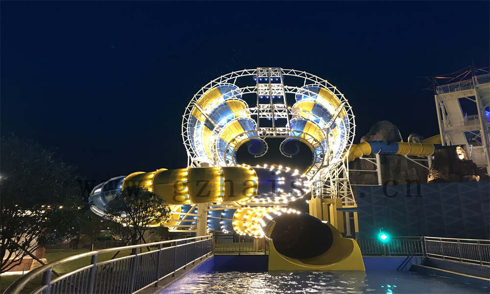 水滑道的极致乐趣：超级龙卷风带你领略全新的世界！