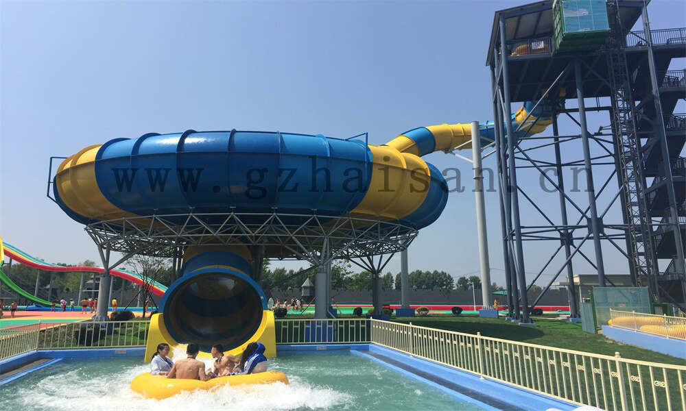 如何设计出安全实用的水上游乐园设备?